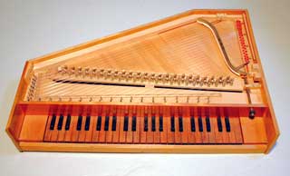 Tischspinett Maendler-Schramm, ohne Deckel Tischspinett Maendler-Schramm, ohne Deckel