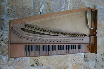 Kleinspinett Maendler-Schramm, Aufsicht von schräg links Kleinspinett Maendler-Schramm, Aufsicht von schräg links